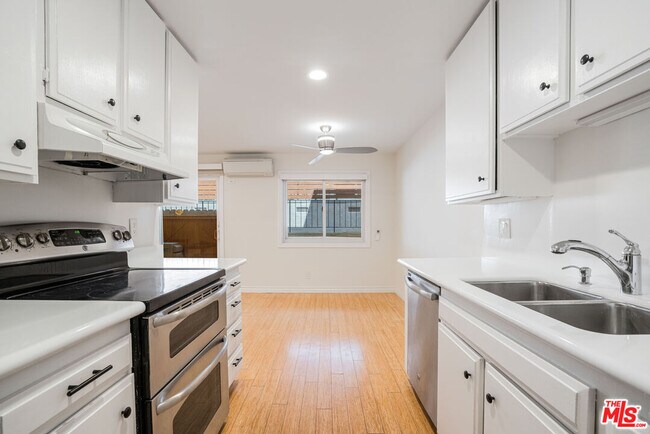 Building Photo - 918 17th St