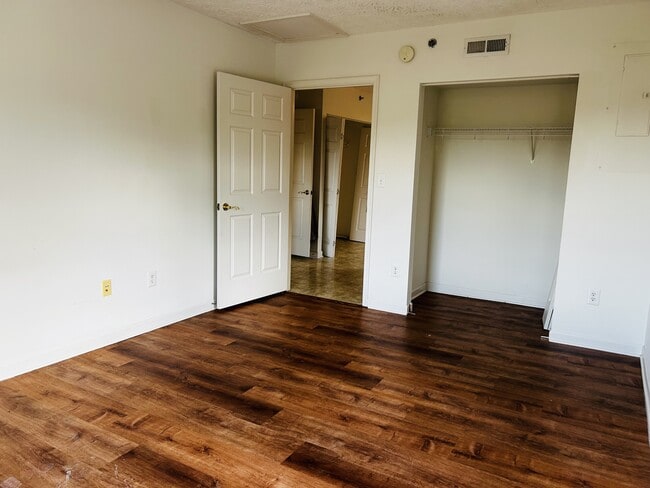 Primary Photo - 24 Rosette Ln