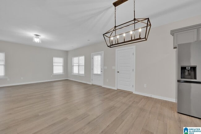 Building Photo - 615 Troubadour Ln