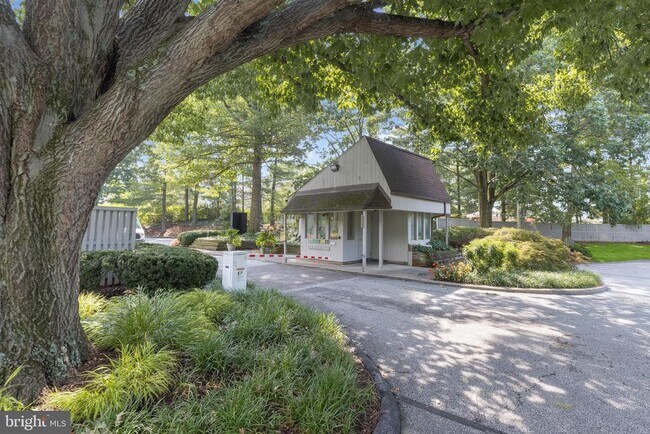 Building Photo - 5 Whitebridge Ct