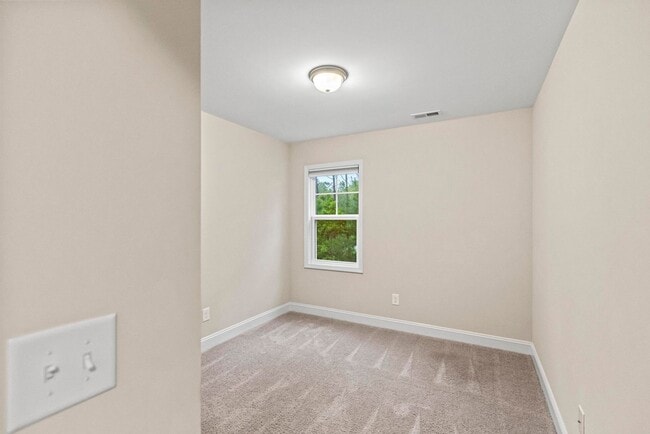 Building Photo - Large 3br Stonebay Townhome AVAILABLE NOW!