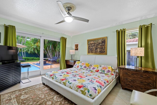 Building Photo - 2325 Barcelona Dr