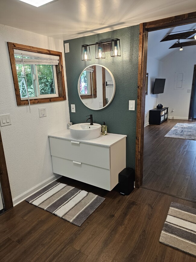 Building Photo - 1310 18th St NE