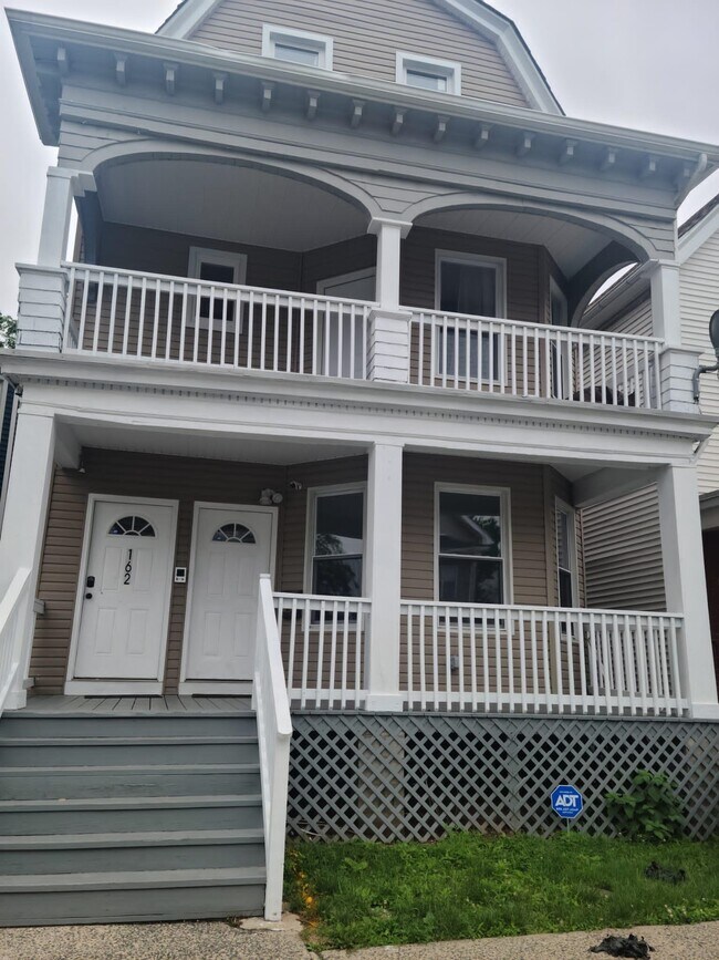Building Photo - 162 Steuben St