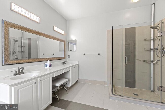 Building Photo - 1106 Pleasant Cir