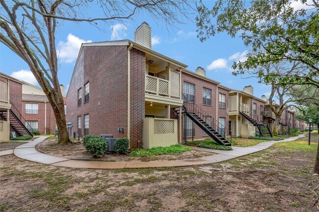Building Photo - 8055 Cambridge St