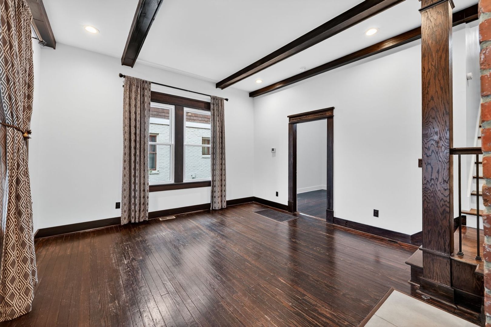 Building Photo - 937 Mansfield St