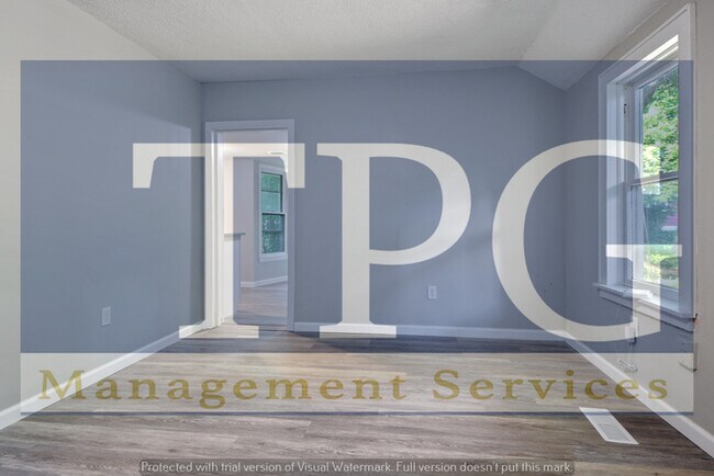 Building Photo - Beautiful, Pet Friendly, Newly Renovated Home in Independence MO!