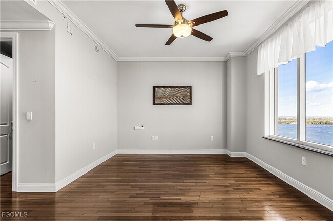 Building Photo - 2104 W First St