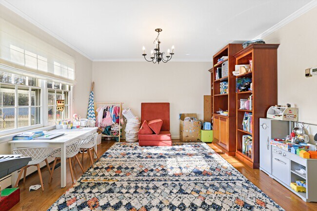 Building Photo - 38A Orchard St