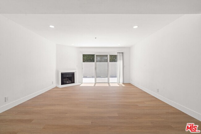 Building Photo - 16100 Sunset Blvd