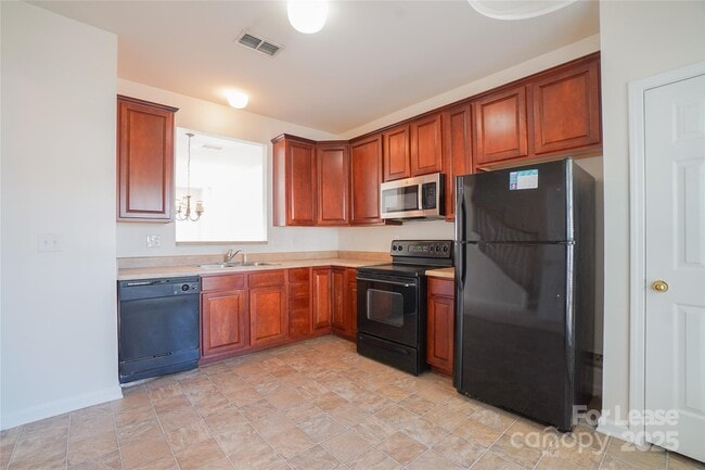 Building Photo - 15658 King Louis Ct