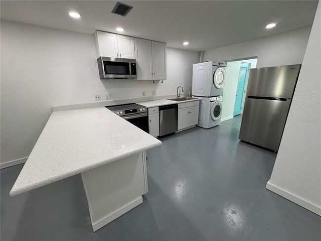 Building Photo - 5720 13th Ave N