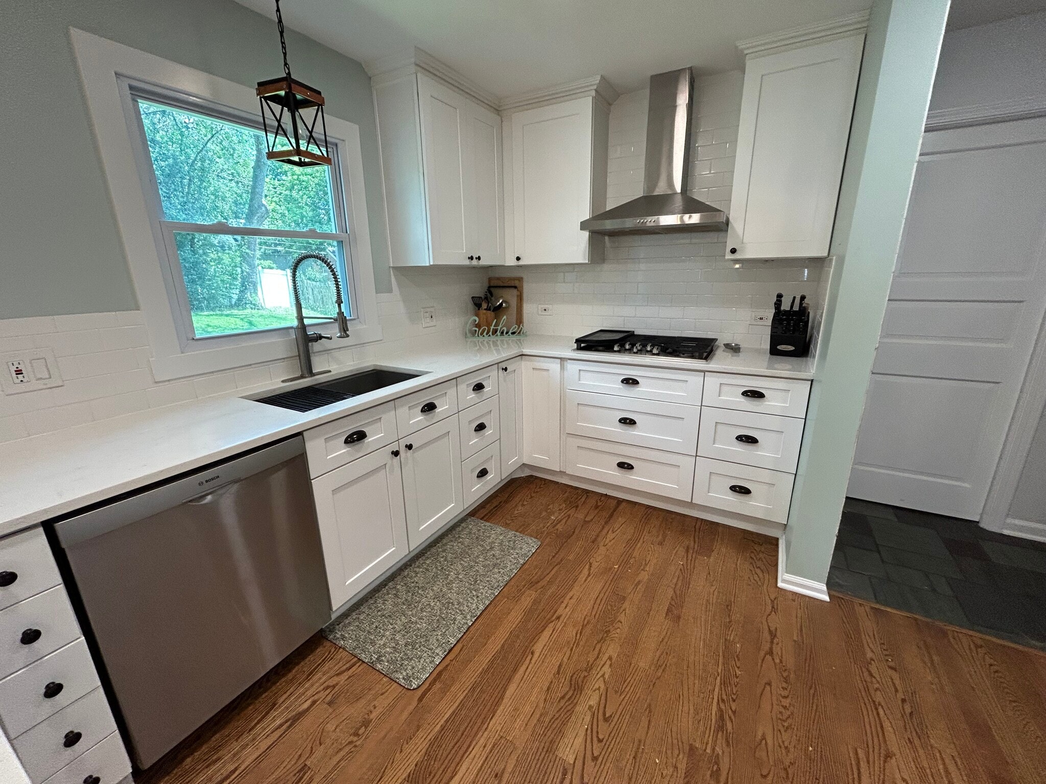 Kitchen - 1001 Eddy Ct