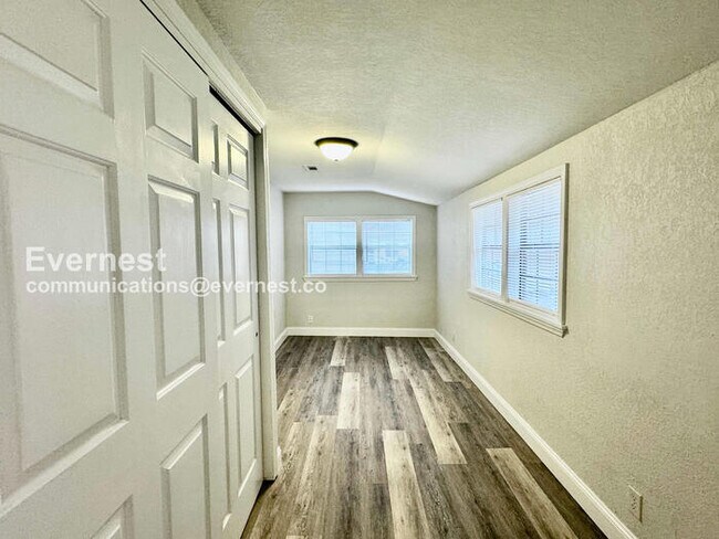 Building Photo - 813 J St NW