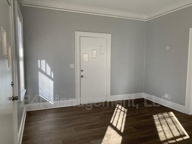 Building Photo - 409 Whitesville Rd