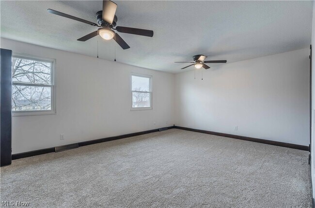 Building Photo - 4599 Cox Dr