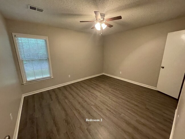 Building Photo - Great 2BR/2BA right next to Costco