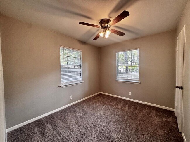 Building Photo - 3306 Doolin Dr