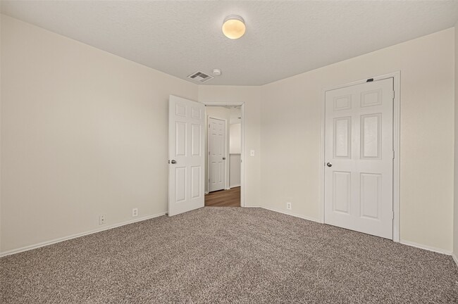 Building Photo - 18915 S Lyford Dr