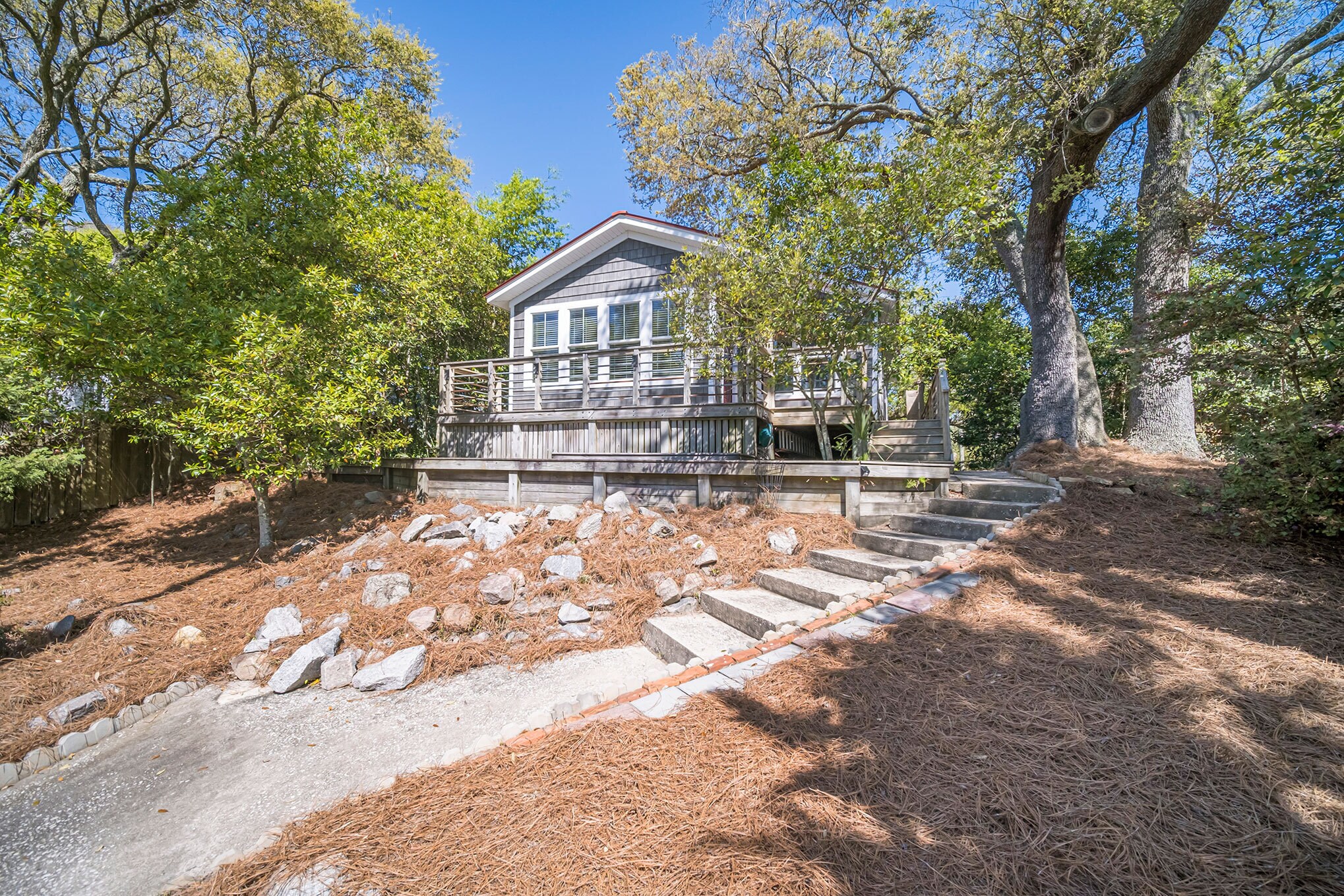 Building Photo - 208 E Cooper Ave
