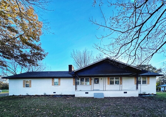 Primary Photo - Stanton Main House