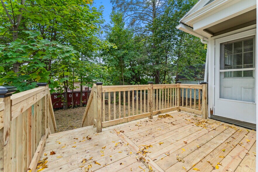 Building Photo - 95 Leroy St