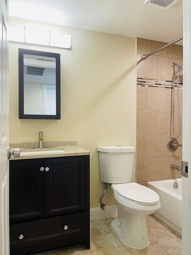 Building Photo - 7417 Tierra Way