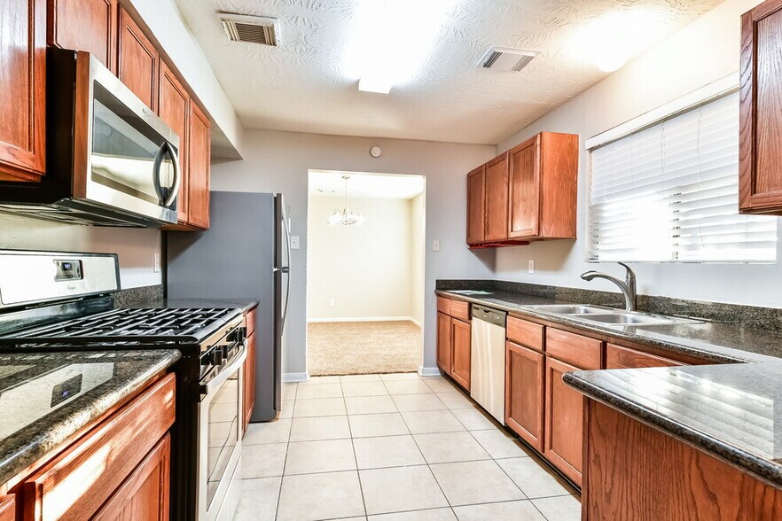 Building Photo - 6803 Hedgewick Dr