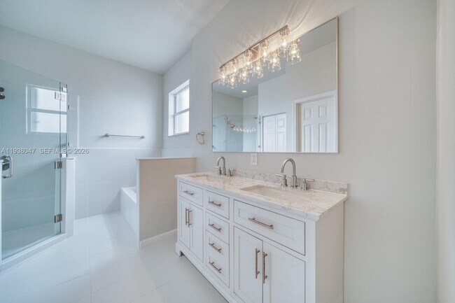 Building Photo - 2479 NE 4th St