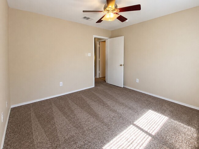 Building Photo - 525 Eagles Nest Cove