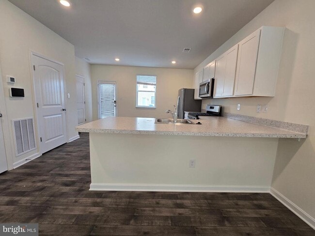 Building Photo - 172 Fellowship Dr