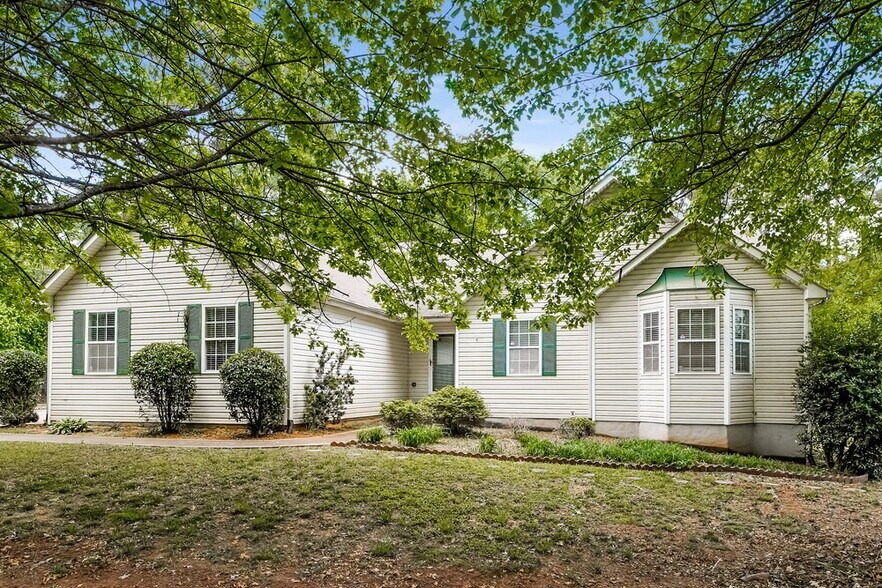 Primary Photo - 5191 Memorial Ln SW