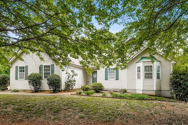 Building Photo - 5191 Memorial Ln SW