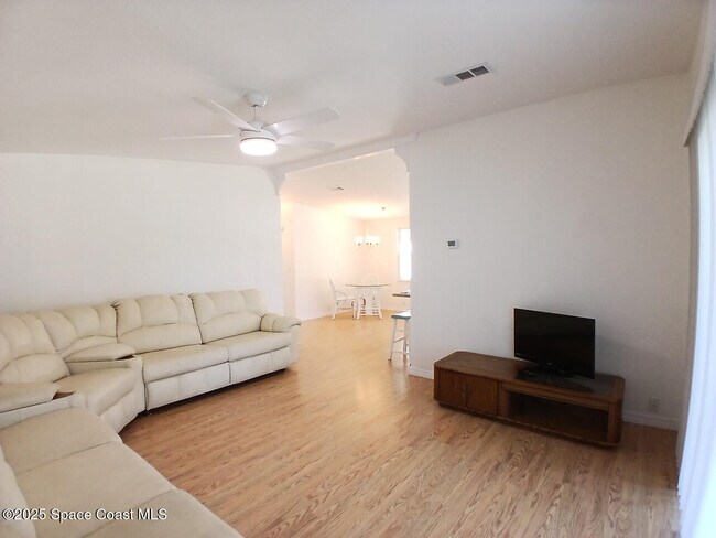 Building Photo - 4375 Sea Gull Dr