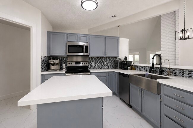 Building Photo - 16814 Square Rigger Ln