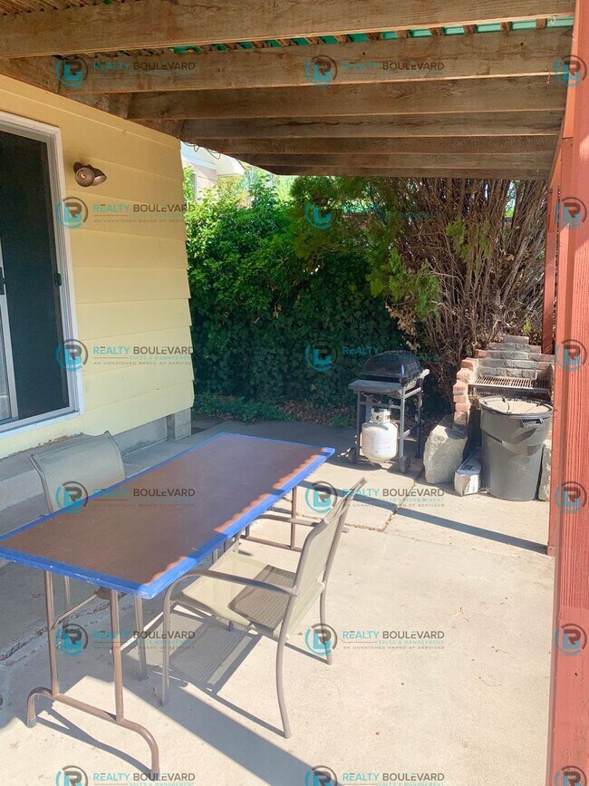 Building Photo - Charming 3-Bedroom Home Near McCarran – Gr...