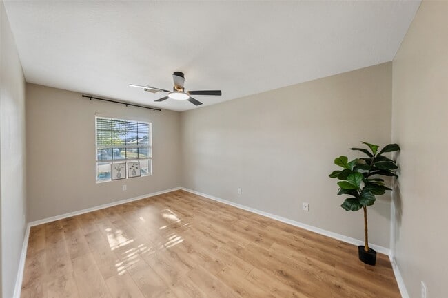 Building Photo - 7826 Chervil Ln