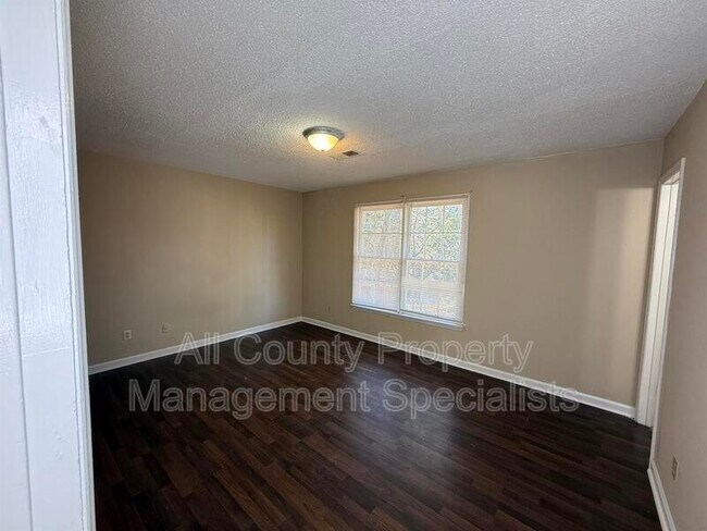 Building Photo - 313 Thornridge Rd