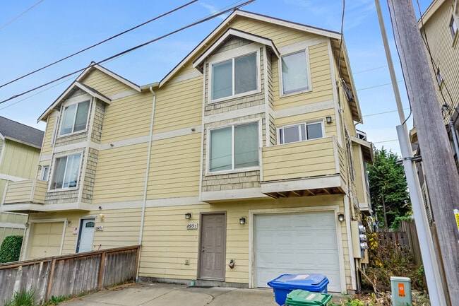 Building Photo - 8619 Delridge Way