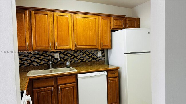 Building Photo - 7900 Camino Cir
