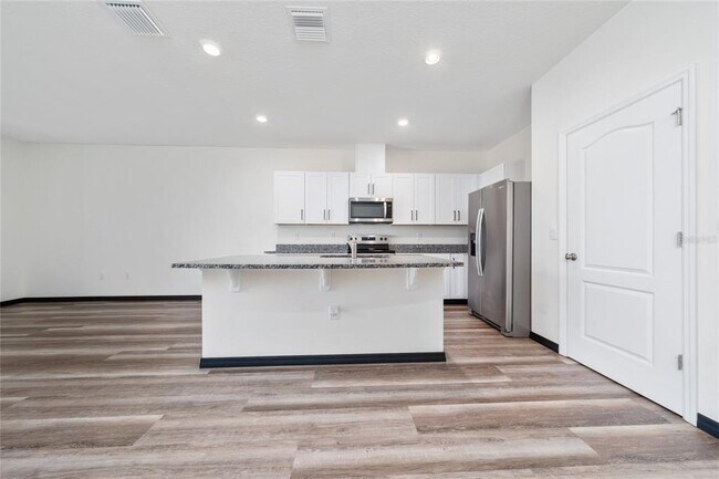 Building Photo - 1426 Isleta Lp