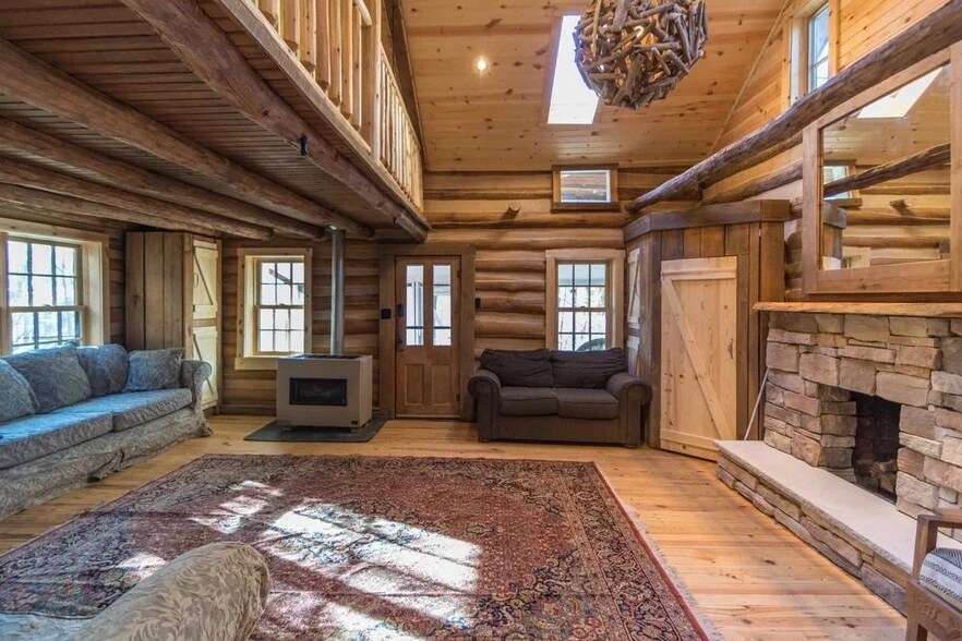 Building Photo - 550 N Gettys Creek Rd