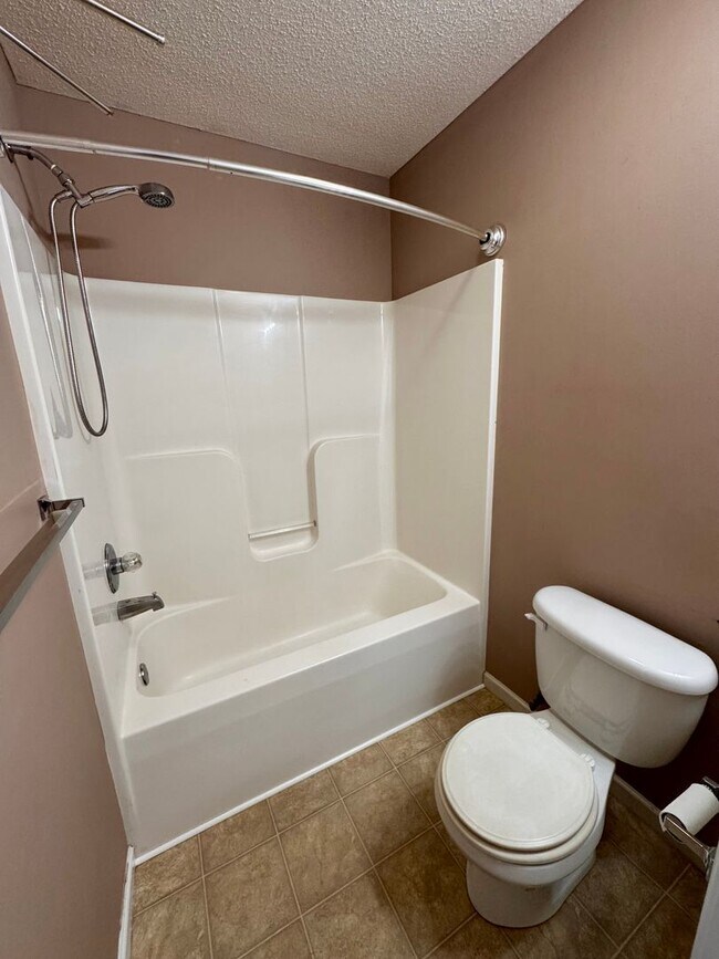 Building Photo - Townhouse for Rent in Liberty Square