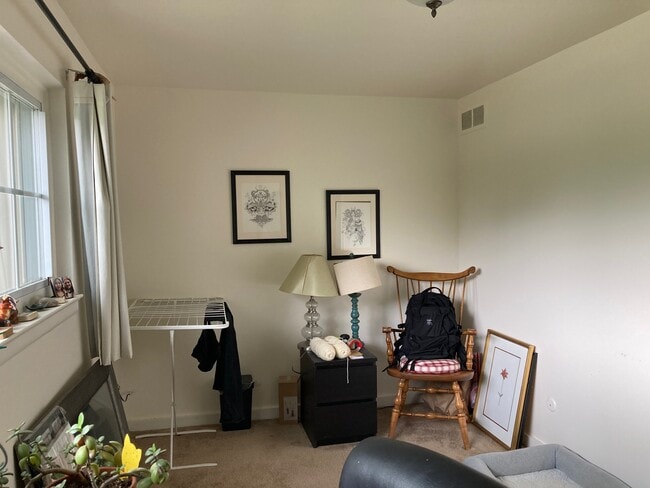 Building Photo - 509 Longshore Dr