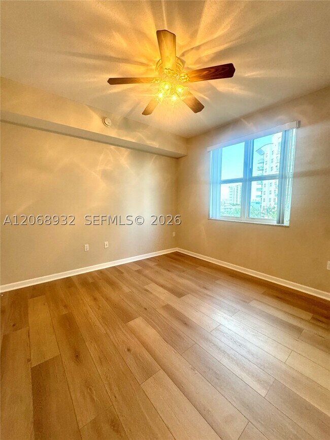 Building Photo - 7900 Harbor Island Dr