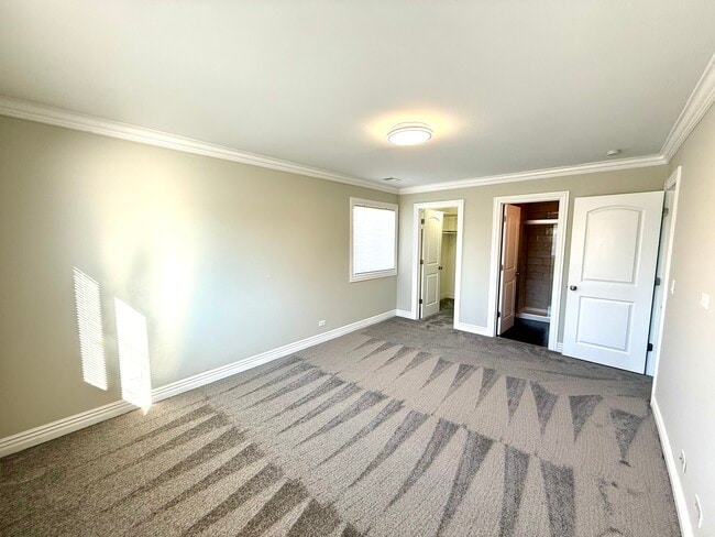 Building Photo - 298 Maplewood Ct