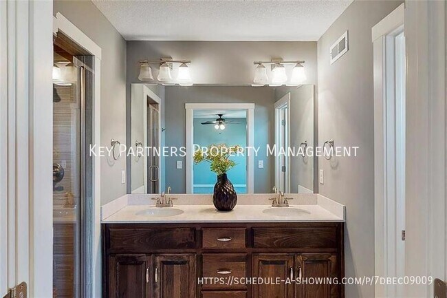 Building Photo - 16439 Blair-