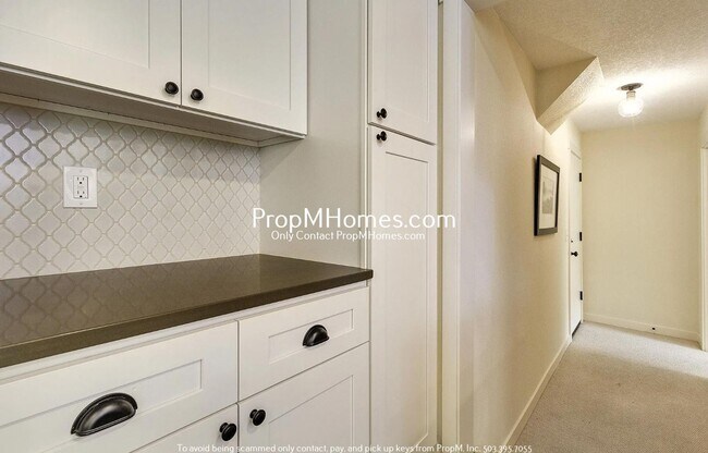 Building Photo - Gorgeous Updated Home in Oak Grove - 4 Bedrooms!