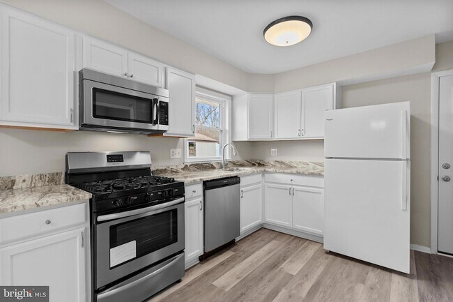 Building Photo - 1006 Stone Ave